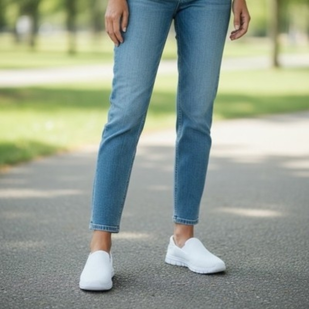 Women’s White Mesh Athletic Sneakers Walking Moccasins Shoes Sz US 10/ EU 41 New - Picture 1 of 10